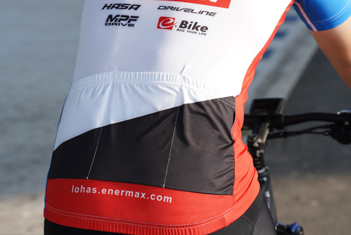 ENERMAX自行車短袖車衣後背口袋設計